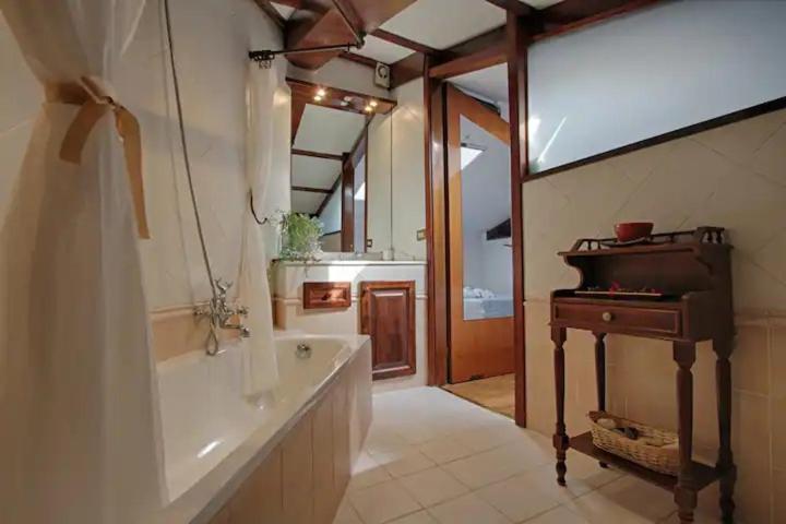 Apartament Accogliente Mansarda Nel Cuore Dell Antica Livorno Zewnętrze zdjęcie